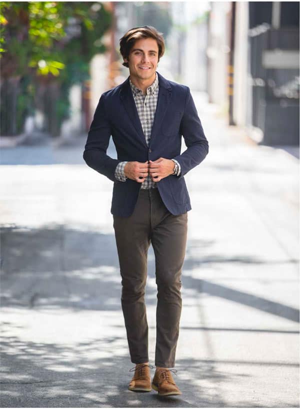 What to Wear With a Navy Blue Blazer